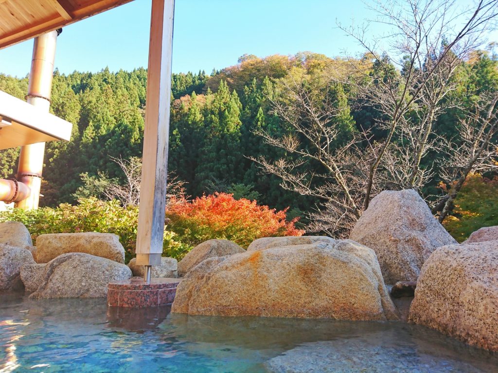 hot-spring-onsen-autumn