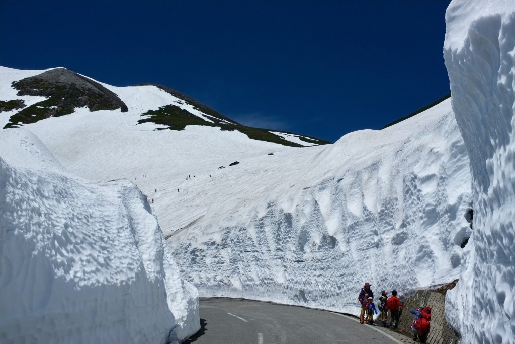 norikura-snow-walls