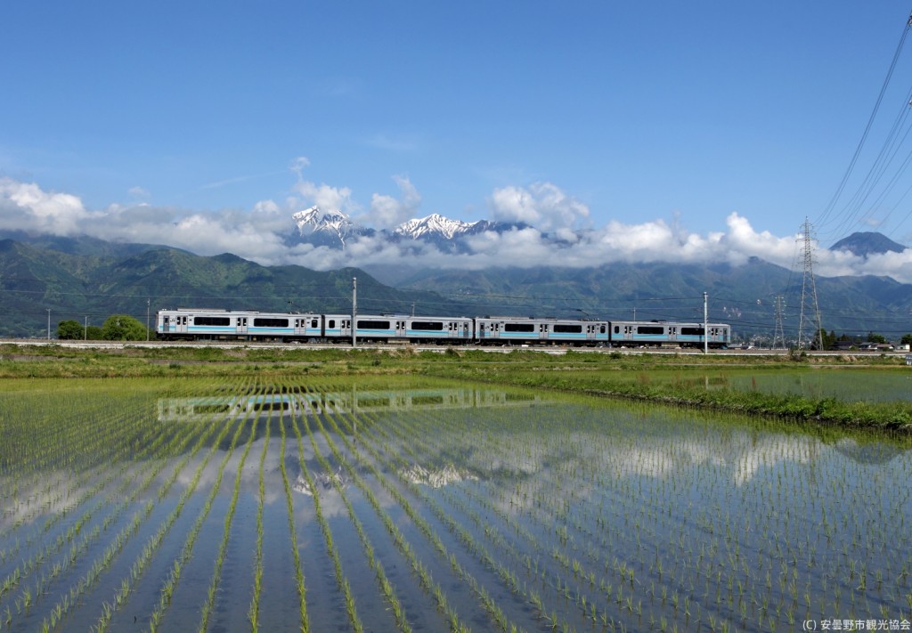 azumino-train-satoyama