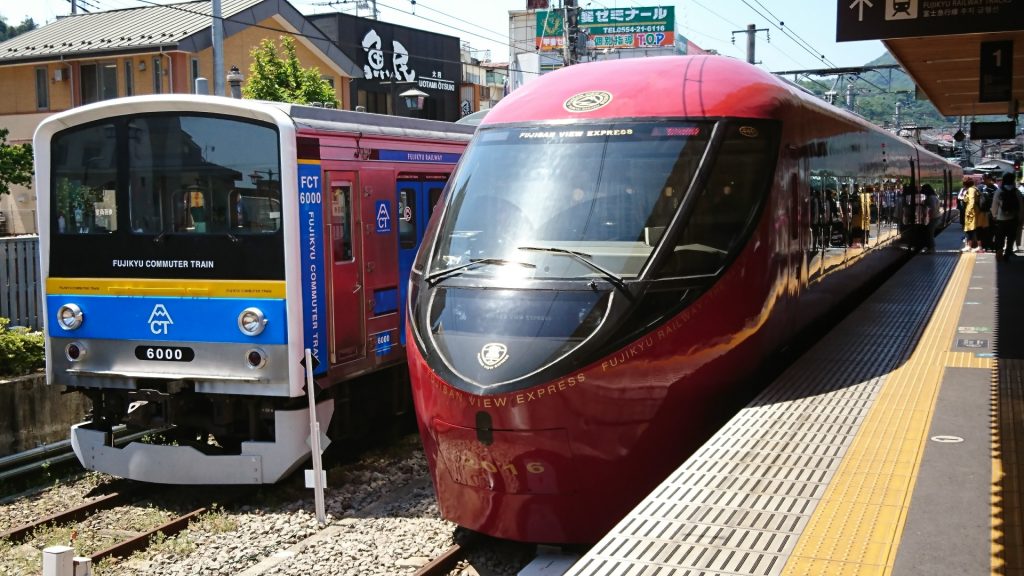 fujikyu-railway-line-mount-fuji