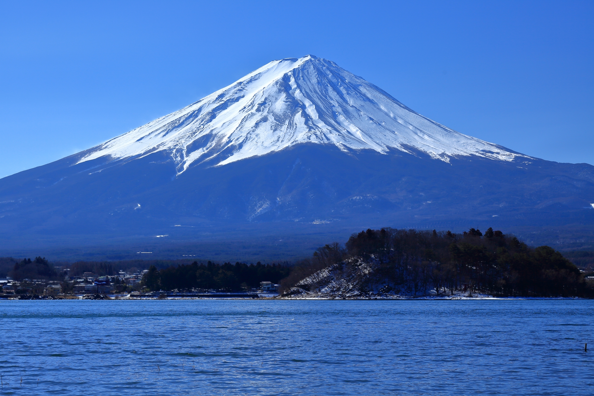 Kawaguchiko-Lake-Mount-Fuji