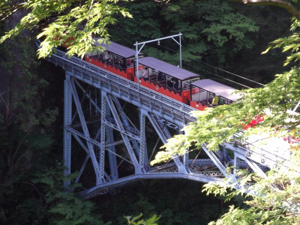 kurobe-gorge-railway