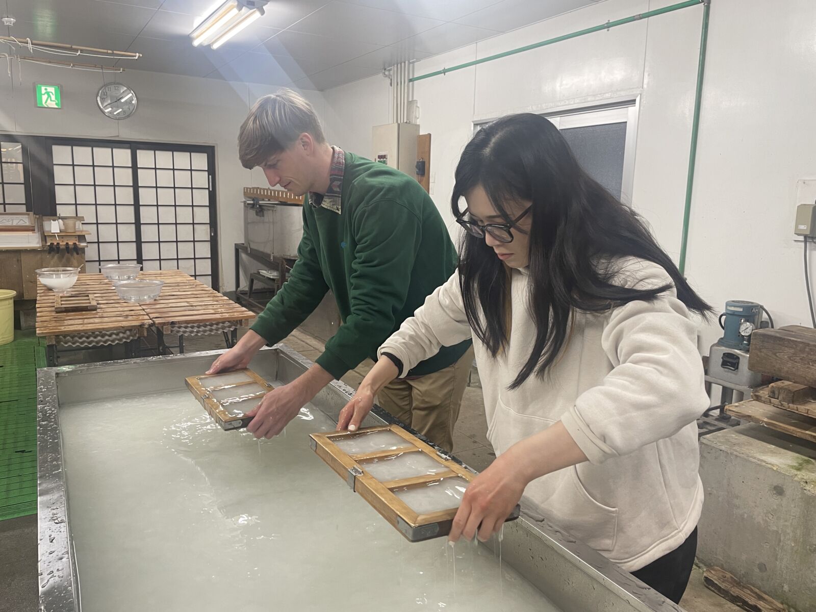 gokayama-washi-paper-making