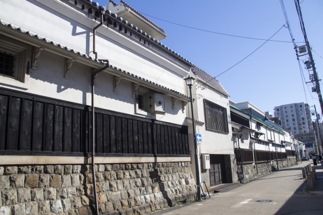 historic Shikemichi is steps away from Endoji