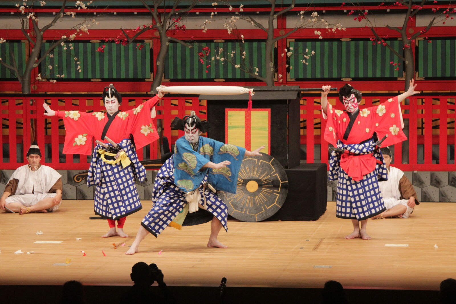 Nagoya-Nakatsugawa-Kabuki-play-NakatsugawaTourism